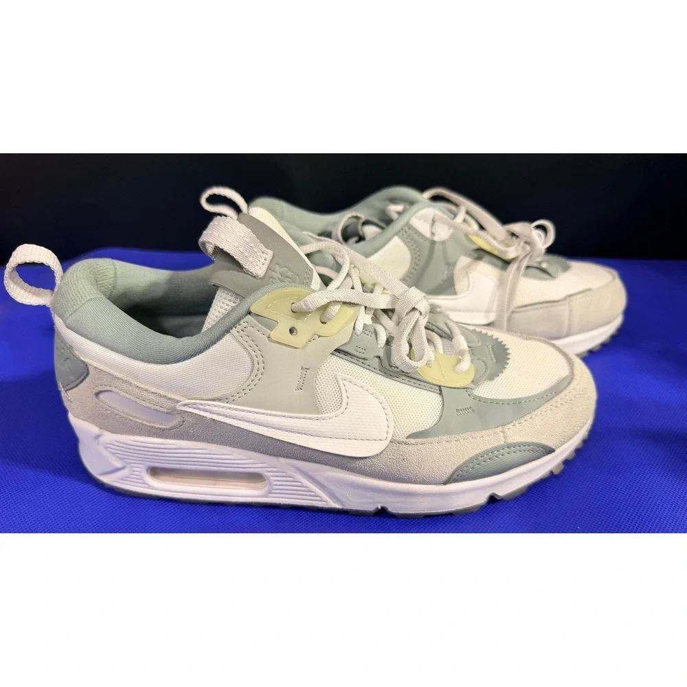 Women's Nike Air Max 90 Futura Summit White Mica Mint‎ Green Light Silver Size 8